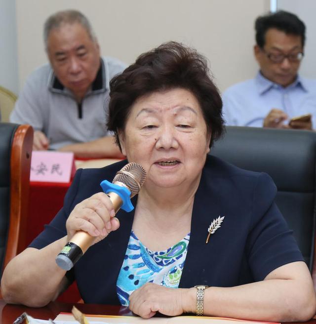 上海市政协学习组调研基层医院 改变社会办医“办好难”观念