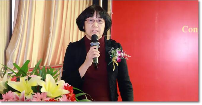 上海市社会医疗机构协会副会长钟菊华讲话