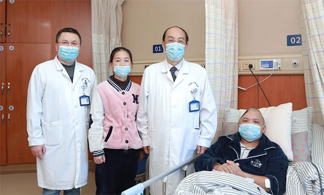 潘仁龙主任、吴志群博士与莫钢廷夫妇合影