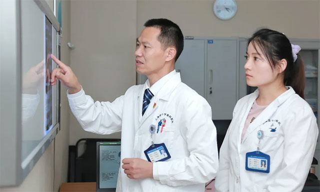 余志良主任做病情分析