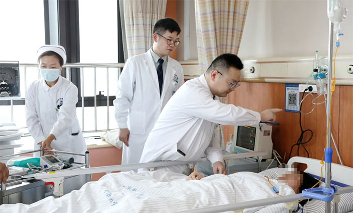 ѧ¾ Ծչ  ϺʮԿҽԺžΡ¬ƺײʿͦԿ׽ҽʦ鷿